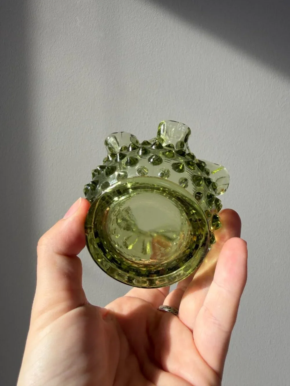 3/$30 🌟 Vintage Fenton Glass Olive Green Ruffled Edge Hobnail Mini Vase - Picture 3 of 7